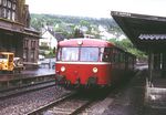 798 mit Bei- und Steuerwagen im Bahnhof Bitburg